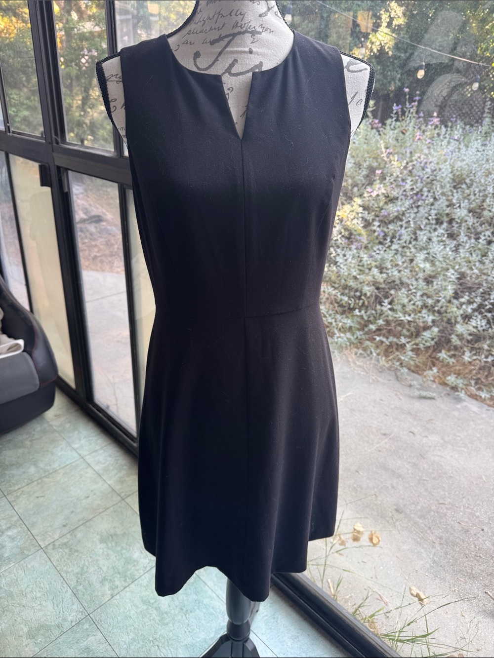 Kensie Black Sleeveless Mini Dress with Notch Neck size Small